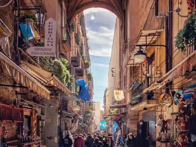 La Casetta In Centro Naples Exterior photo